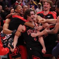 皇冠体育app下载-惹不起！中部赛区5支球队有4队本赛季常规赛都横扫湖人